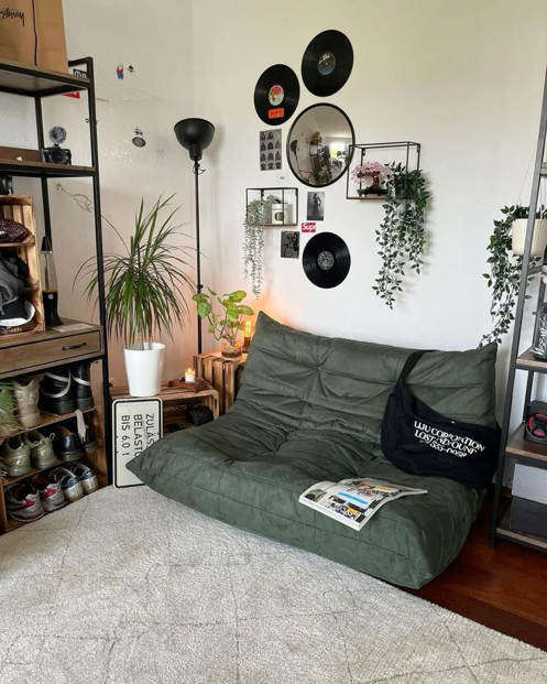 spot santai kamar tidur remaja (foto: pinterest)