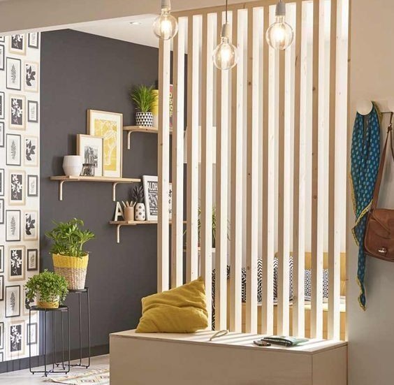 pembatas dinding kayu (foto:Pinterest))
