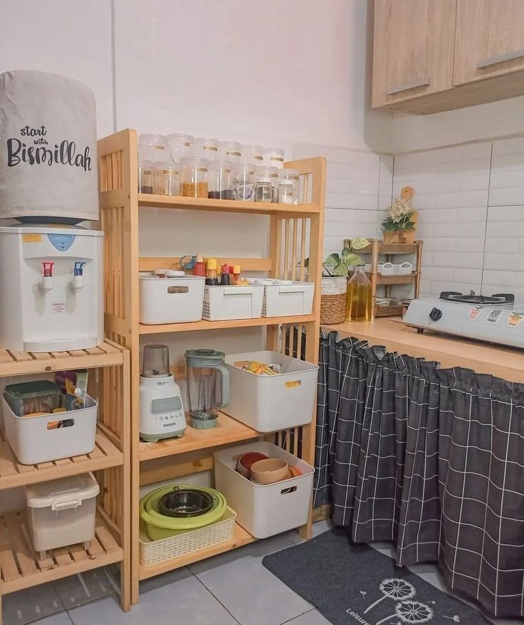 rak dapur terbuka (foto: pinterest)