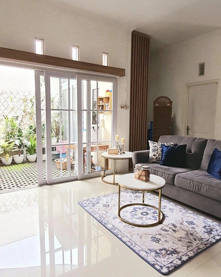 ruang tamu dengan karpet (foto: pinterest)
